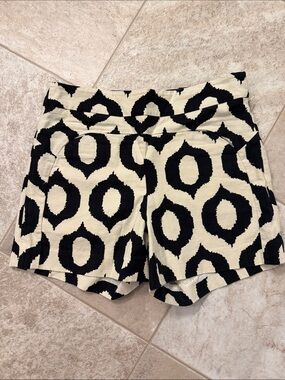 Anthropologie Cartonnier  Black Cream Shorts Women’s Size 2